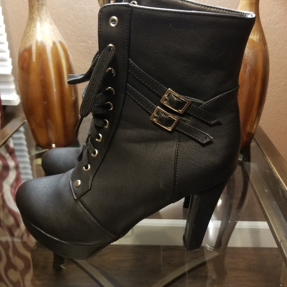WOMEN'S VERO CUOIO STILETTO HEELED BOOTS SZ.10